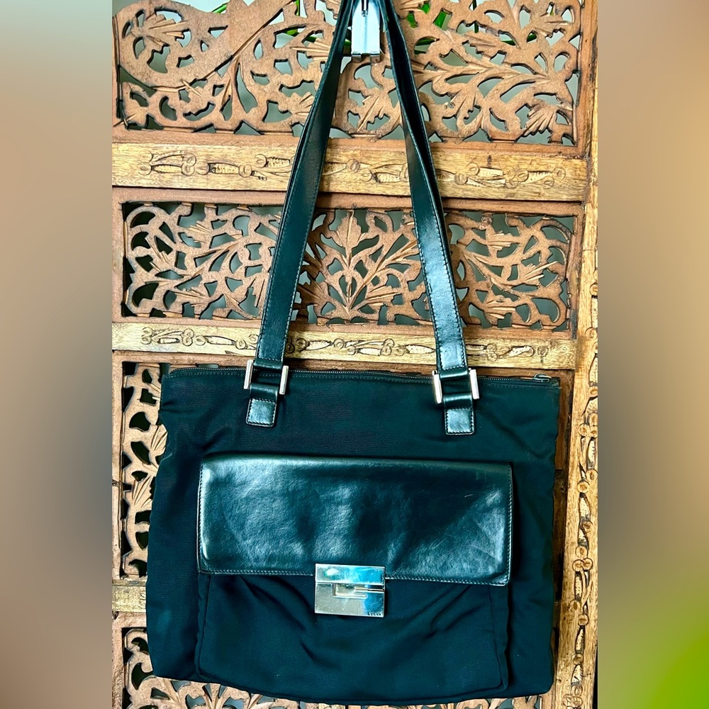 Authentic Gucci Black Nylon Tote Shoulder bag with iconic G logo push lock